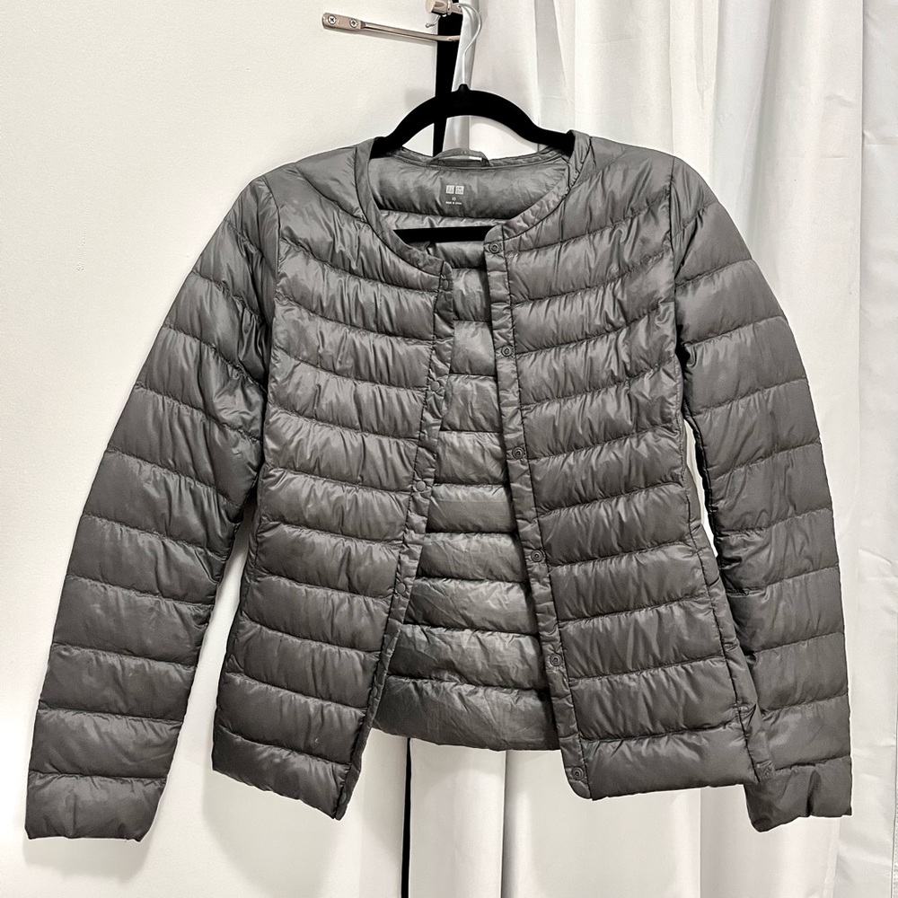 * * * Ultra Lightweight Dark Grey Uniqlo Down Jacket * * *
